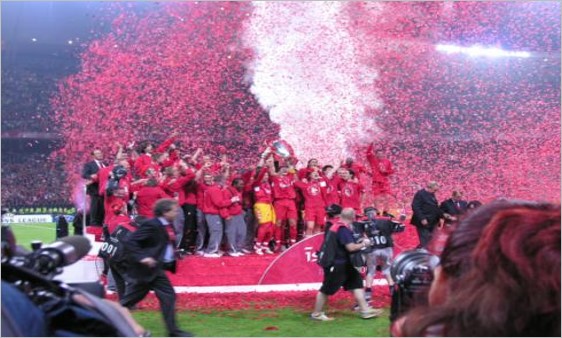 CHAMPIONS LEAGUE FINAL VIP HOSPITALITY & TROPHY CEREMONY - LIVERPOOL VS MILAN ISTANBUL, TURKIYE 2005